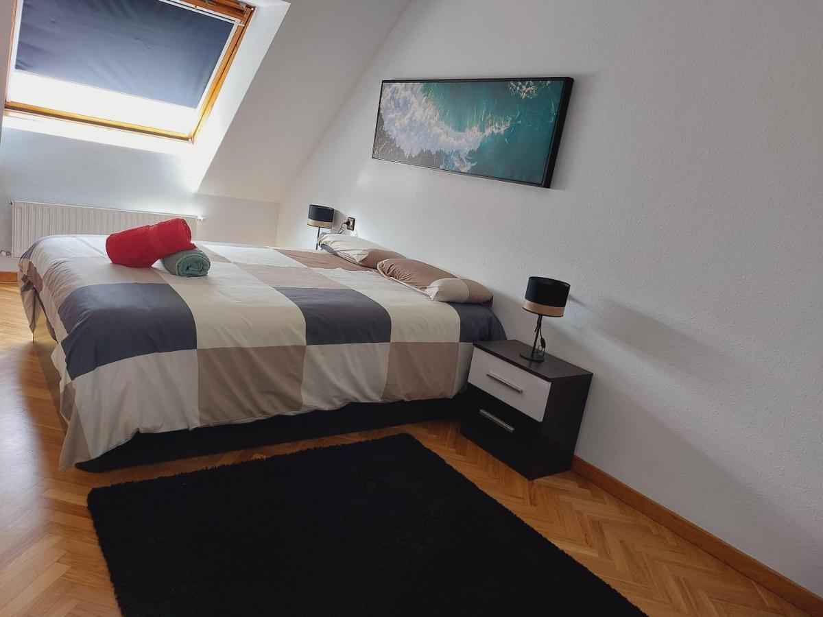 Apartamento FOZANELDI OVIEDO. Céntrico, accesible desde autovía y con PARKING Exterior foto